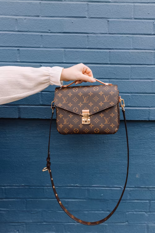Designer Bag Accessories Tips: The 5 Best Timeless Styles!